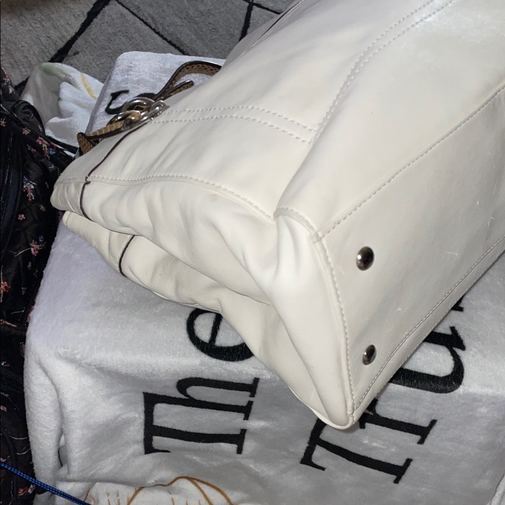 Coach Vintage Penelope Ivory Leather/ Brown Snakeskin Carryall Women's Handbag - Picture 11 of 16